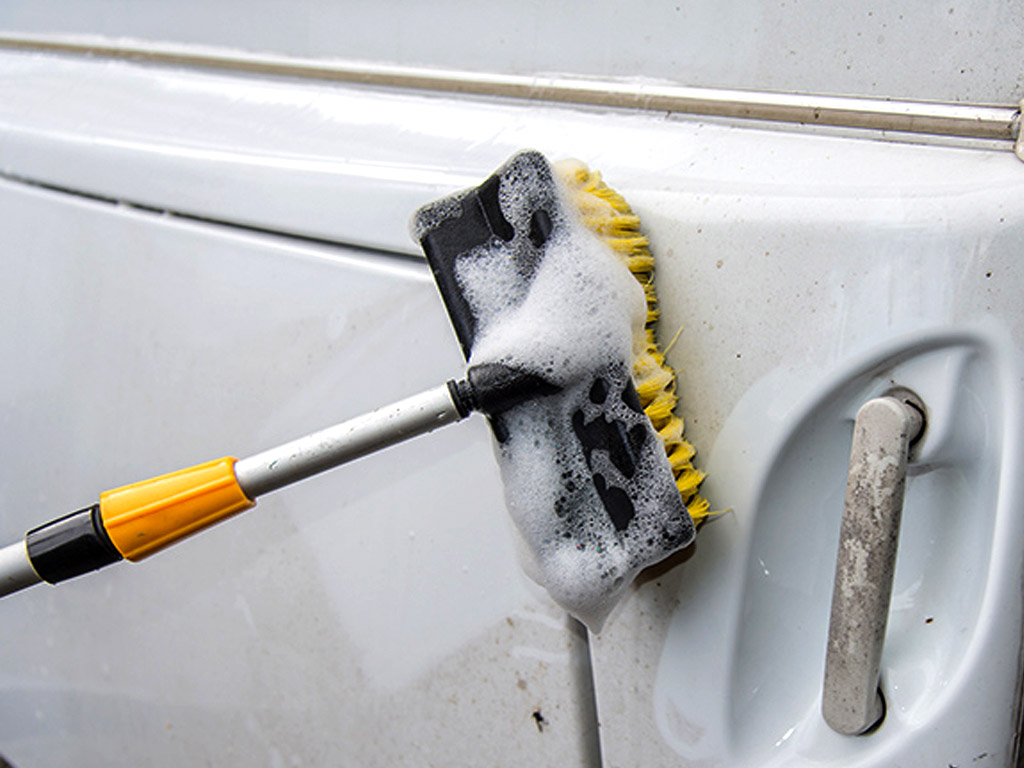 Reinigung Ihres Wohnmobils oder Wohnwagens