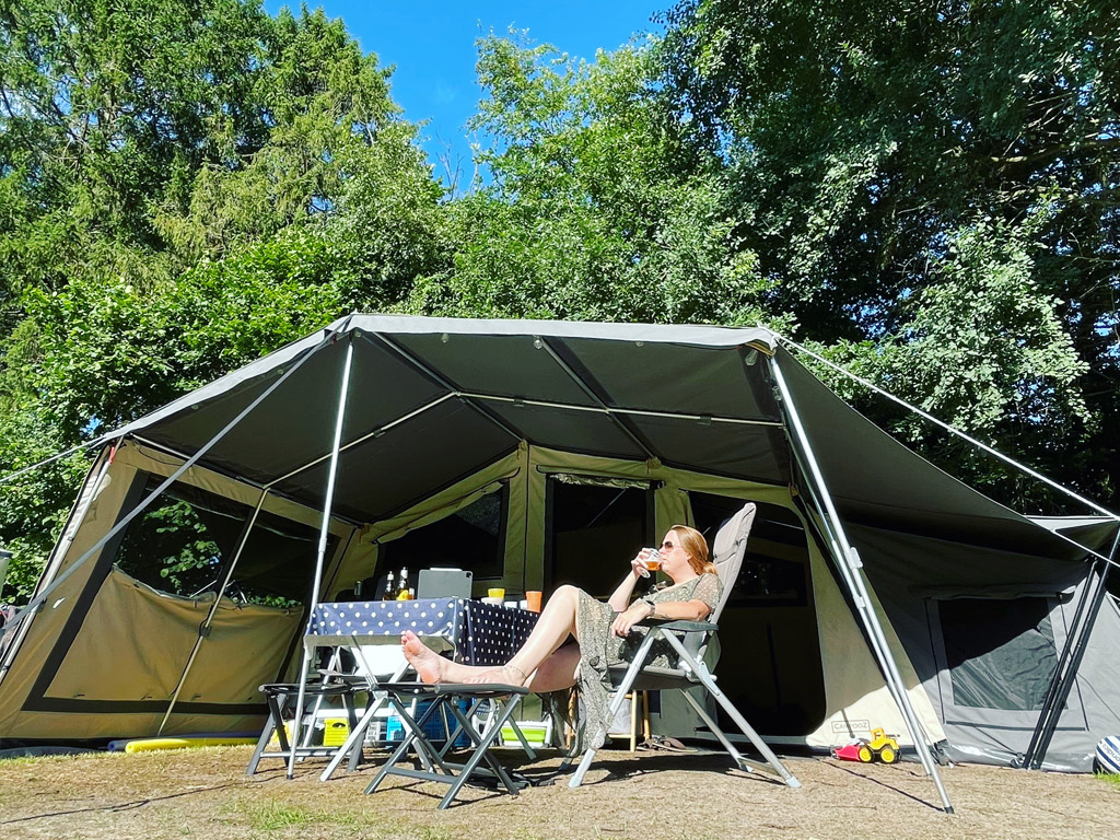 Instandhaltung des Zeltes