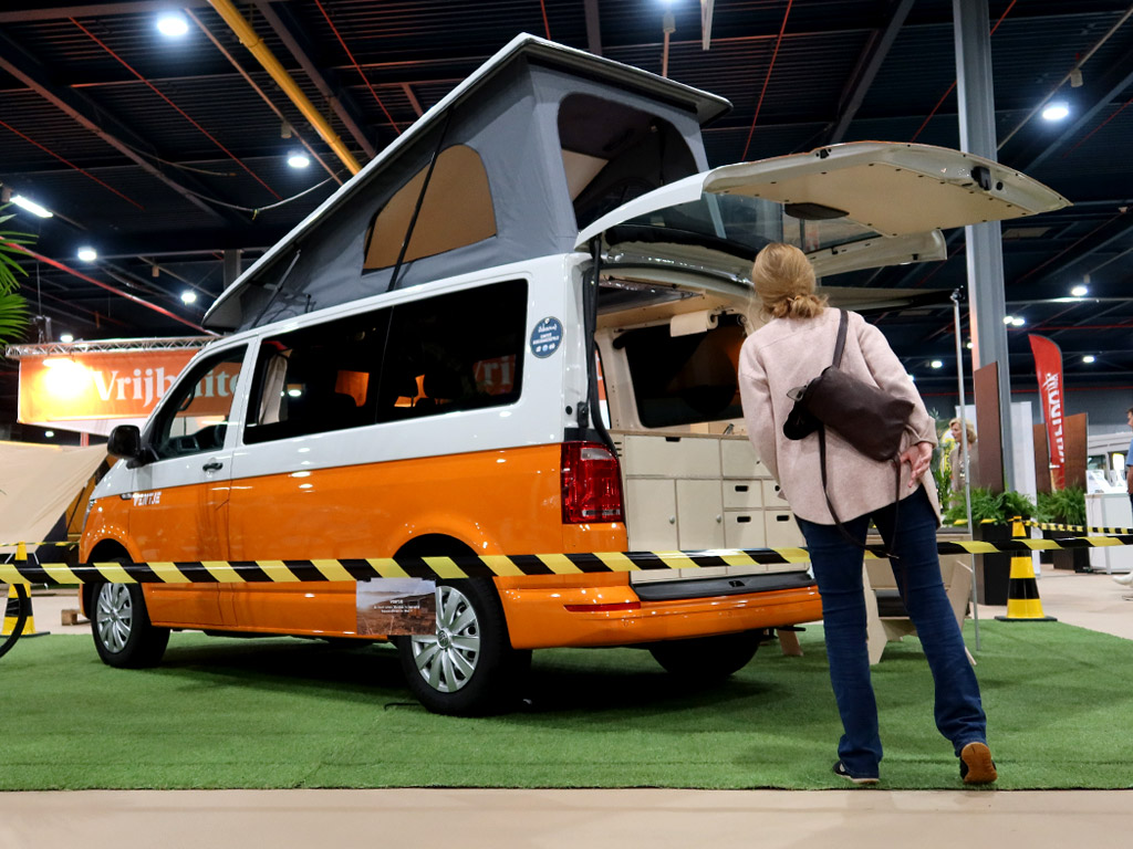 Auffällige Wohnmobile auf der Camping & Camp; Caravan Jaarbeurs
