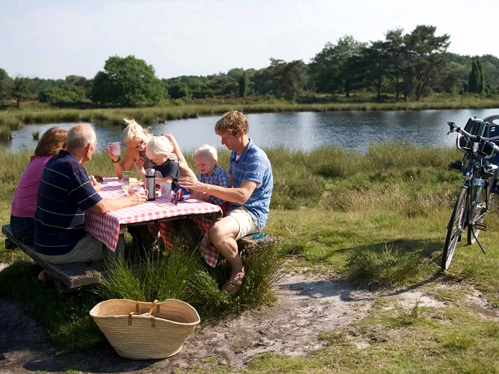 Seht euch das Planschbecken an!