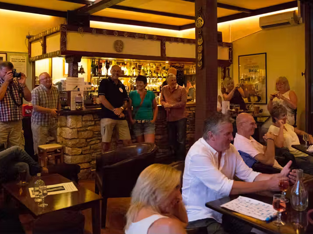 Camping Chateau Lacomte Country Club 9