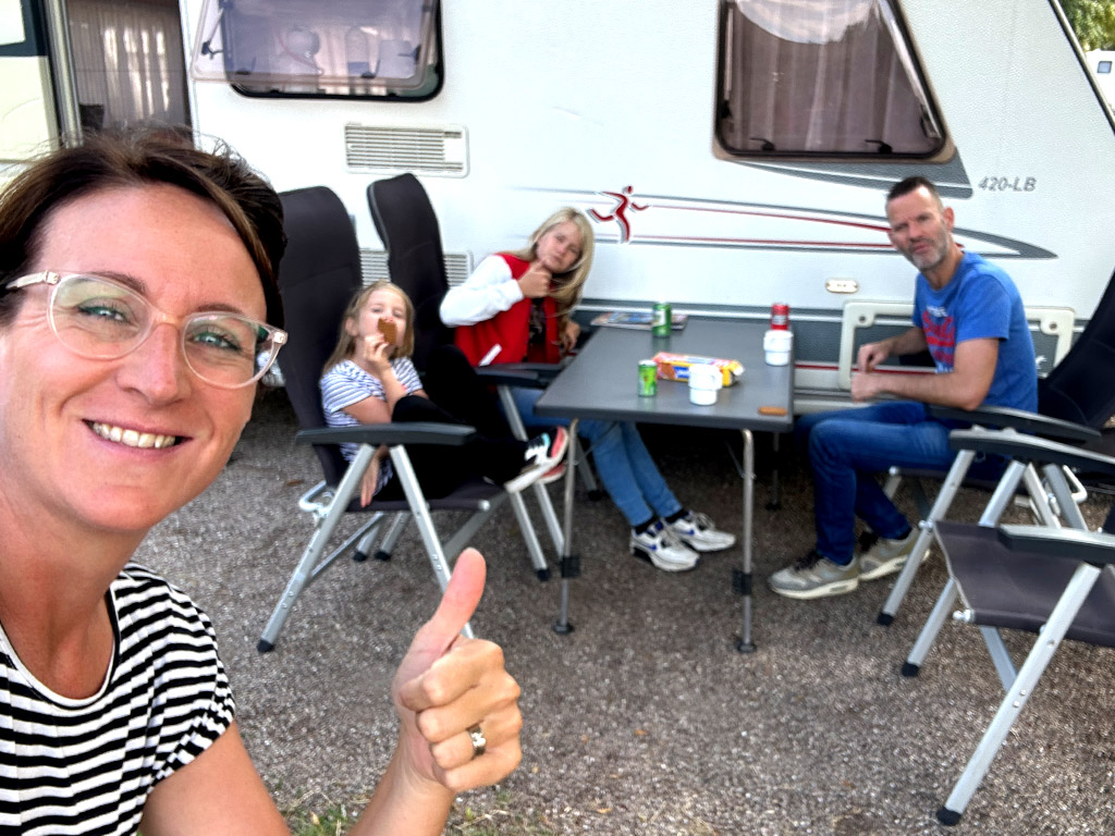 Wir reisen immer in Etappen, wenn wir weit zum Campingplatz fahren müssen.