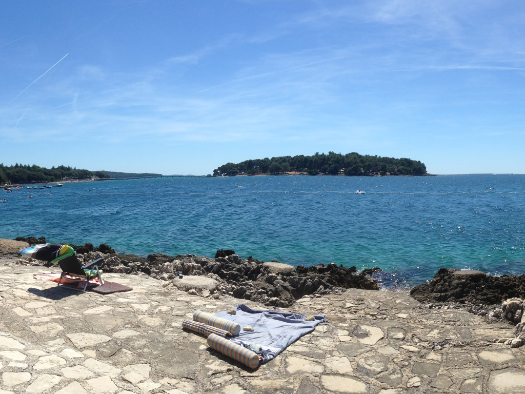 Faulenzen am Strand in Kroatien