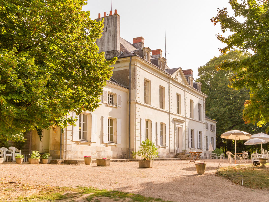 Camping Le Petit Trianon De Saint Ustre 2