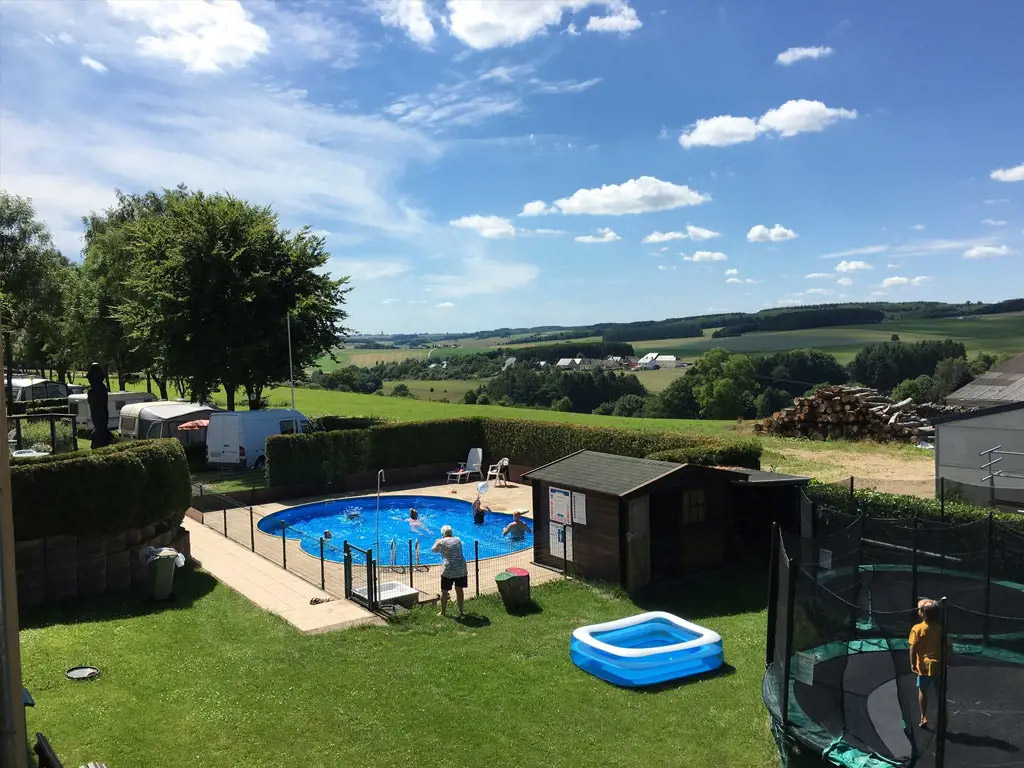 Camping mit einem niederländischen Paar von 'Ik vertrek'