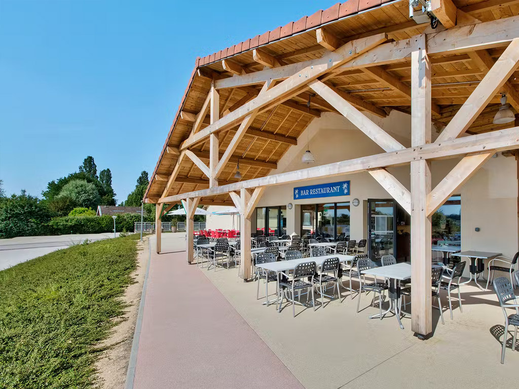 Camping Le Lac D Orient 9