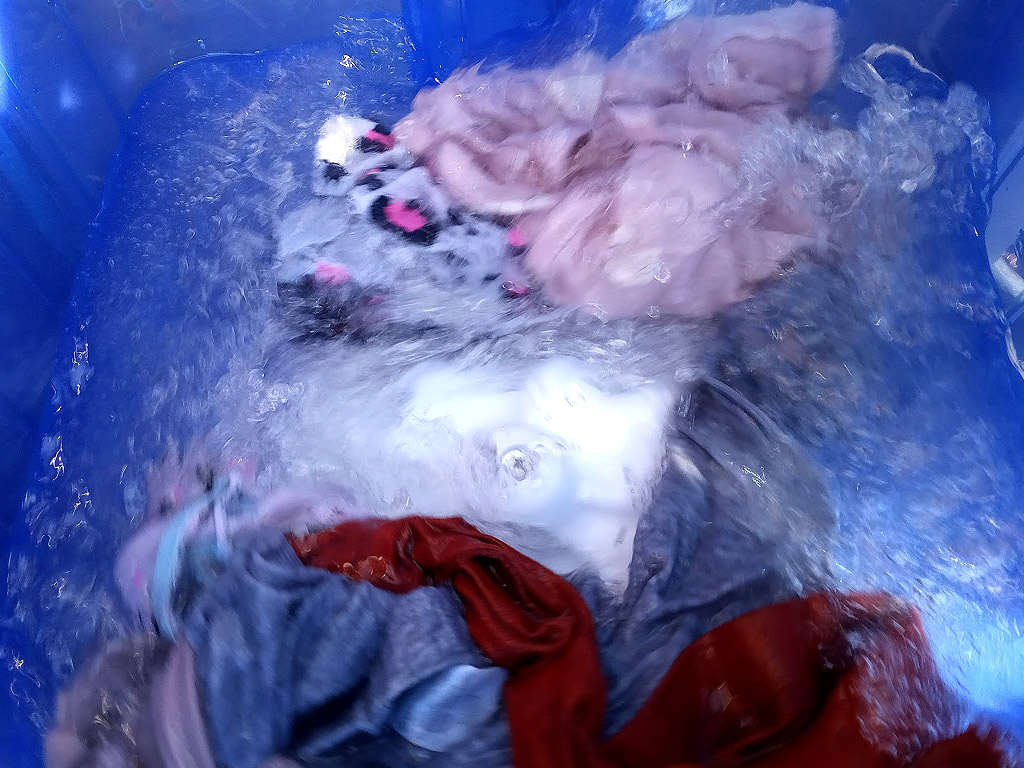 Eine tragbare Waschmaschine für das Camping