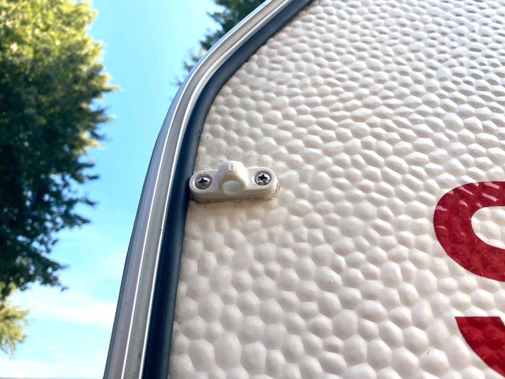 Zeltöse an Ihrem Wohnwagen gebrochen