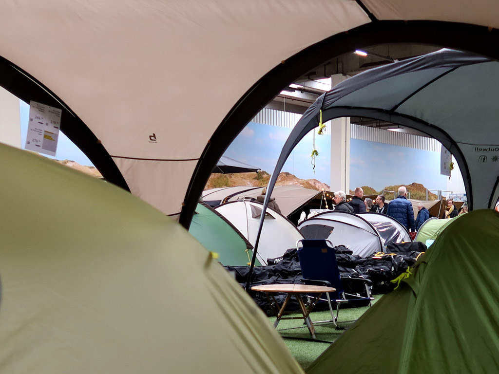 Zelte auf dem Vrijbuiter