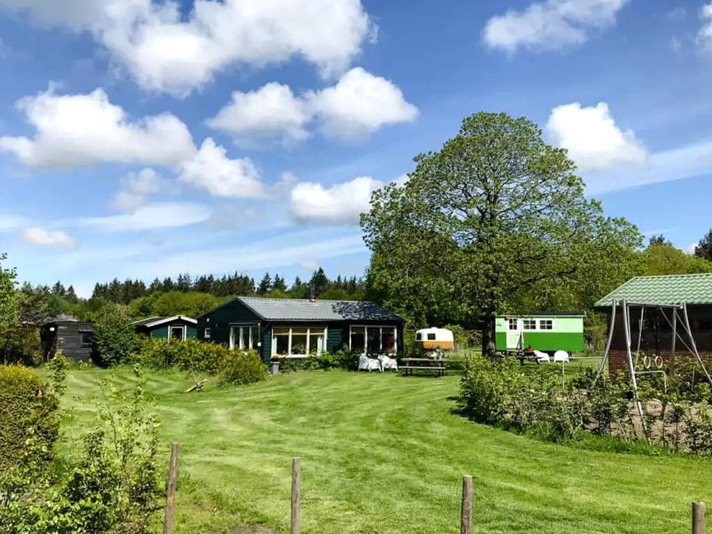 Gemütliches Plätzchen im Freien&nbsp;auf dem Campingplatz Friendship nur für Erwachsene