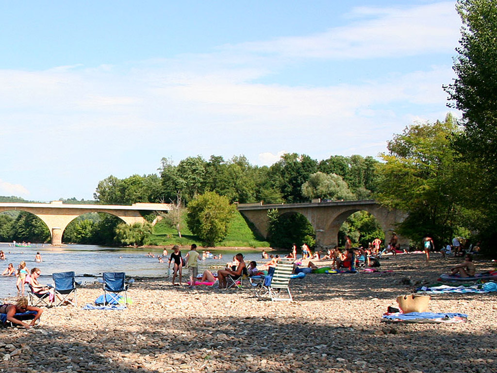 Camping Le Port De Limeuil 9