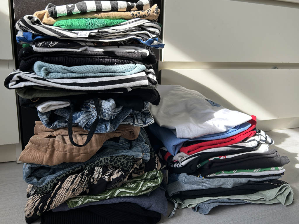 Wie viel Kleidung nehmen Sie mit, wenn Sie zelten gehen?