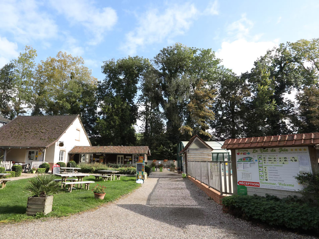 Camping Paradis Le Val De Trie 1