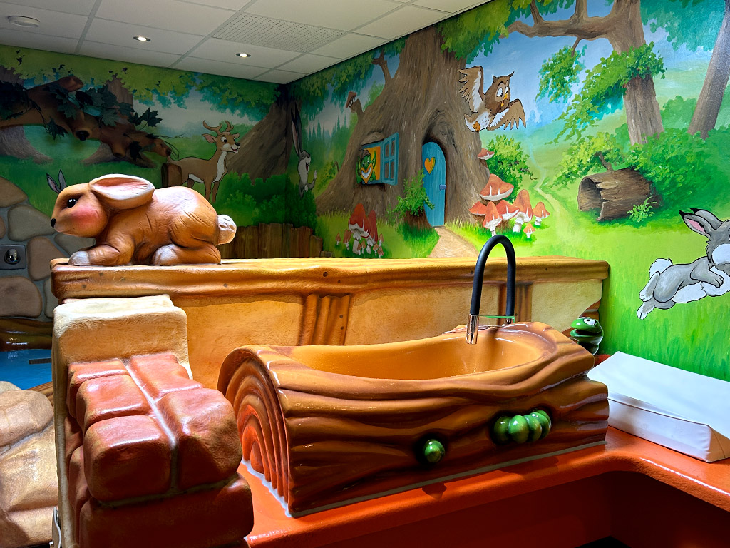 Sanitäre Einrichtungen für Kinder auf dem Campingplatz Ardoer Heldense bossen