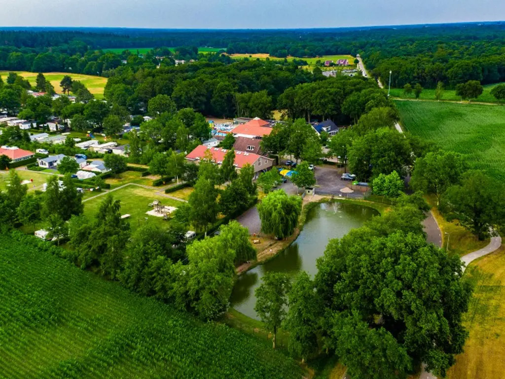 Christlicher Familiencampingplatz mit umfangreichen Einrichtungen im Vechtetal in Overijssel