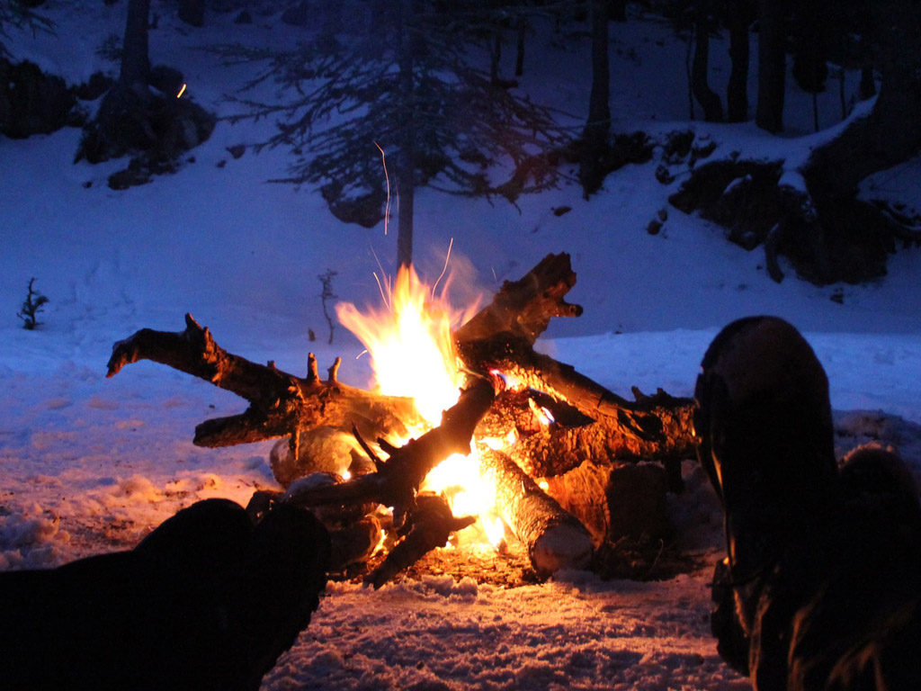 Lagerfeuer auf dem Zeltplatz