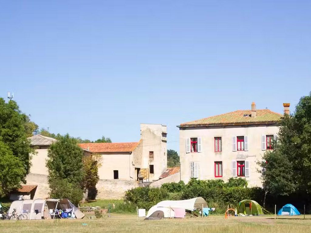 Camping Domaine Des Lilas 2