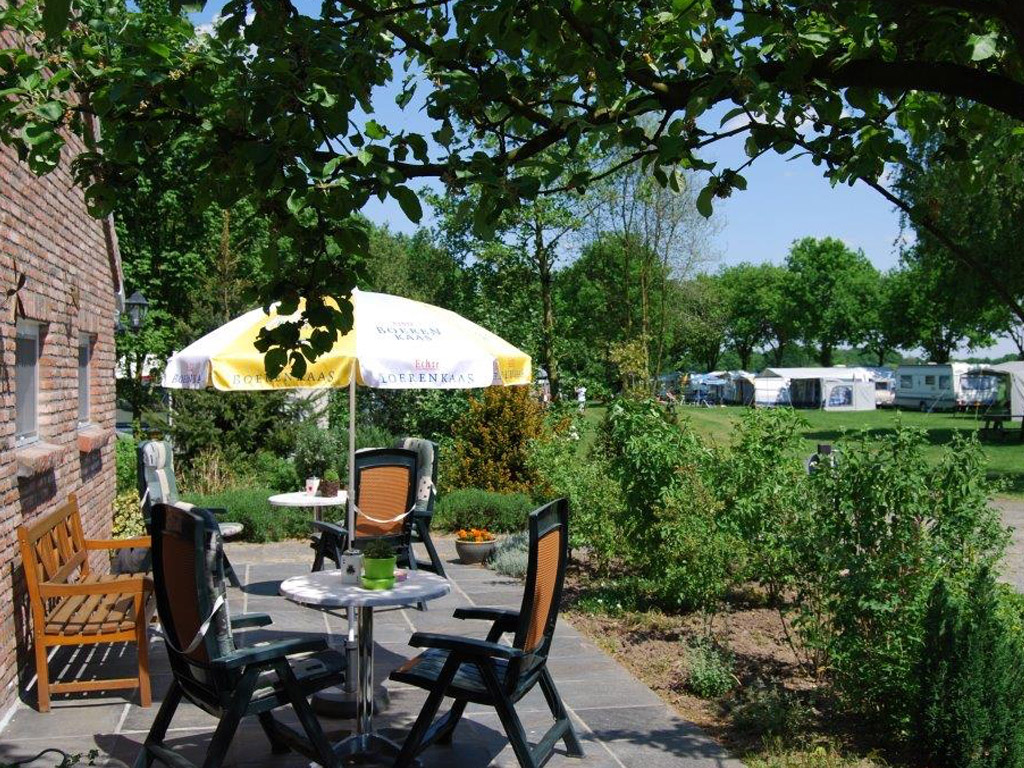 Gastfreundlicher Campingplatz nur für Erwachsene in der Nähe einer Käserei