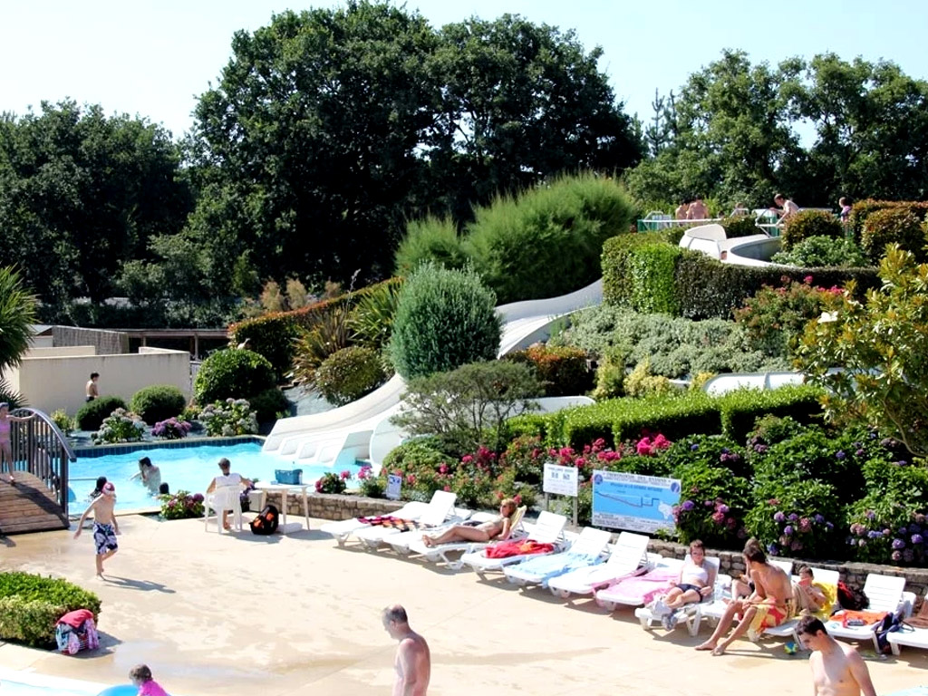 Fünf-Sterne-Campingplatz für Kinder mit Wasserpark in der Bretagne