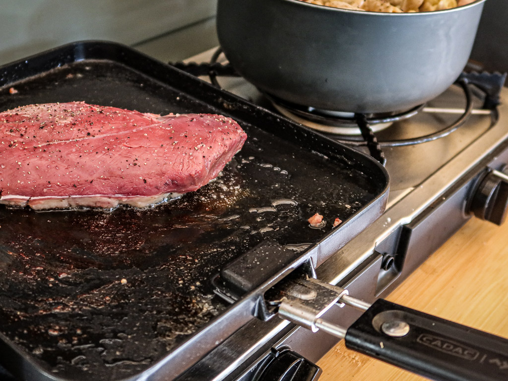 Zubereitung von Speisen mit dem Cadac 2 Cook 3 Pro Deluxe