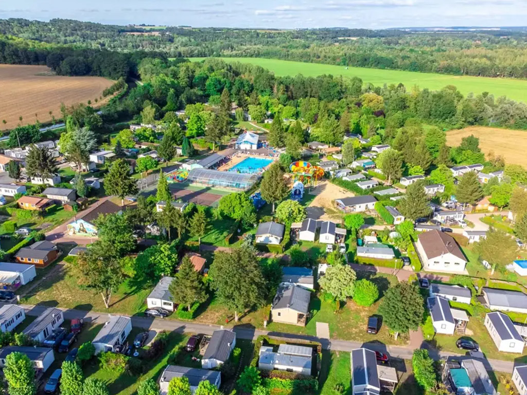 Französischer Campingplatz am Fluss Marne in der Nähe von Disney