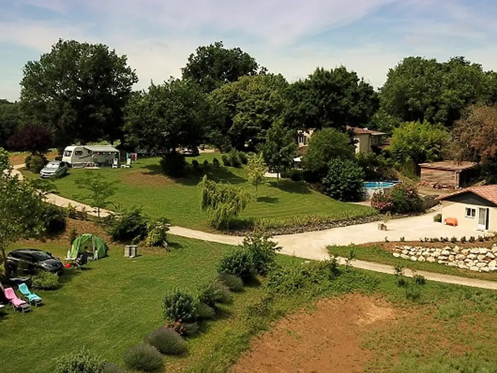 Kleiner Campingplatz nur für Erwachsene unter niederländischer Leitung