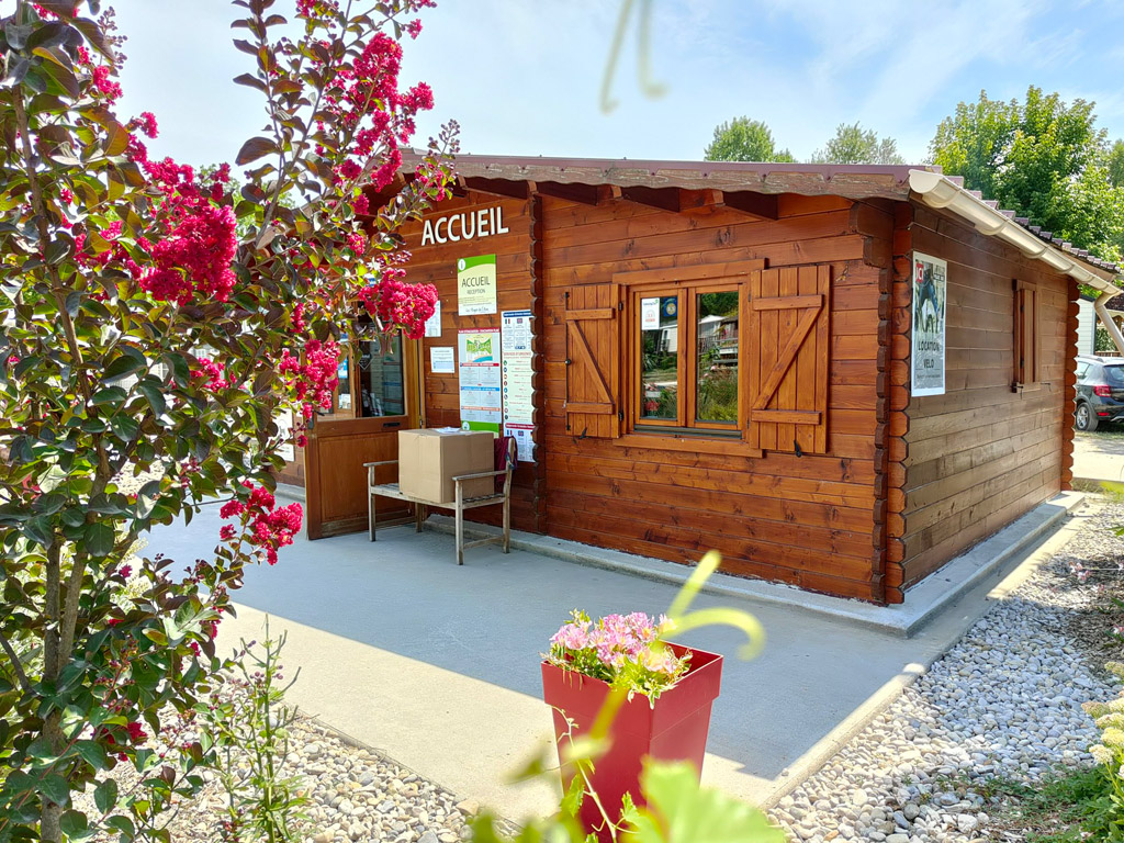 Camping Les Plages De L Ain 10