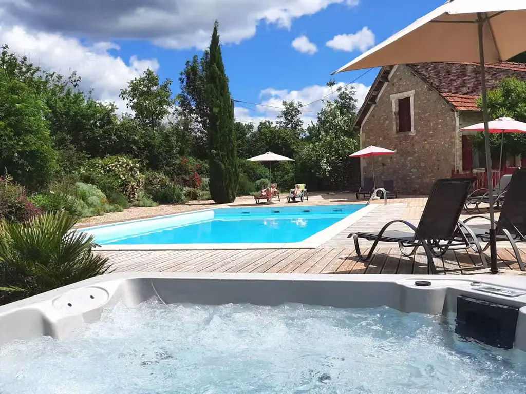 Besuchen Sie einen schönen FKK-Campingplatz in Frankreich