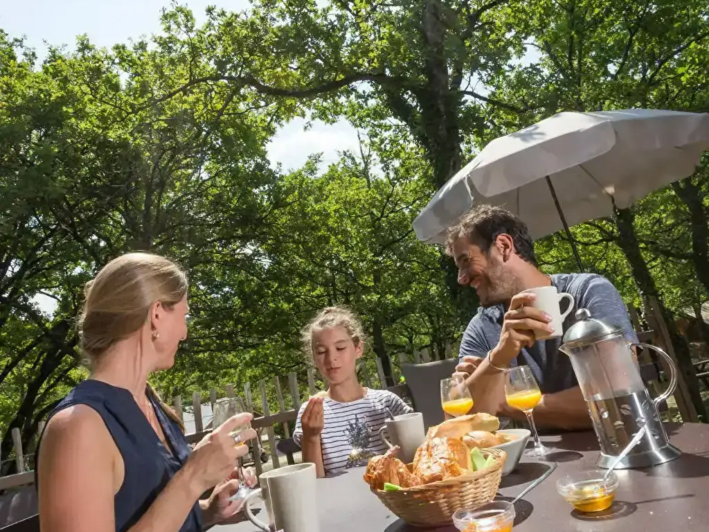 Camping Huttopia Village Dieulefit 10