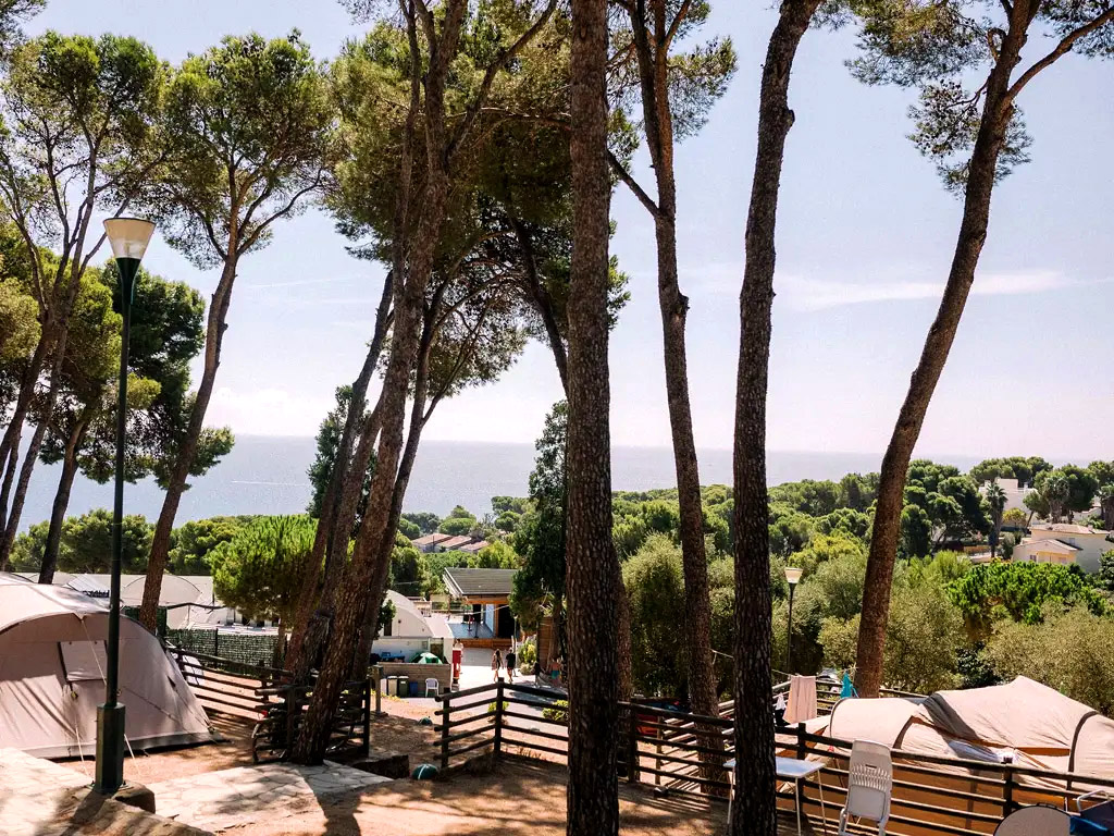 Mit eigenem 'Cala Beach Club' am Strand auf diesem schönen Campingplatz in Südfrankreich