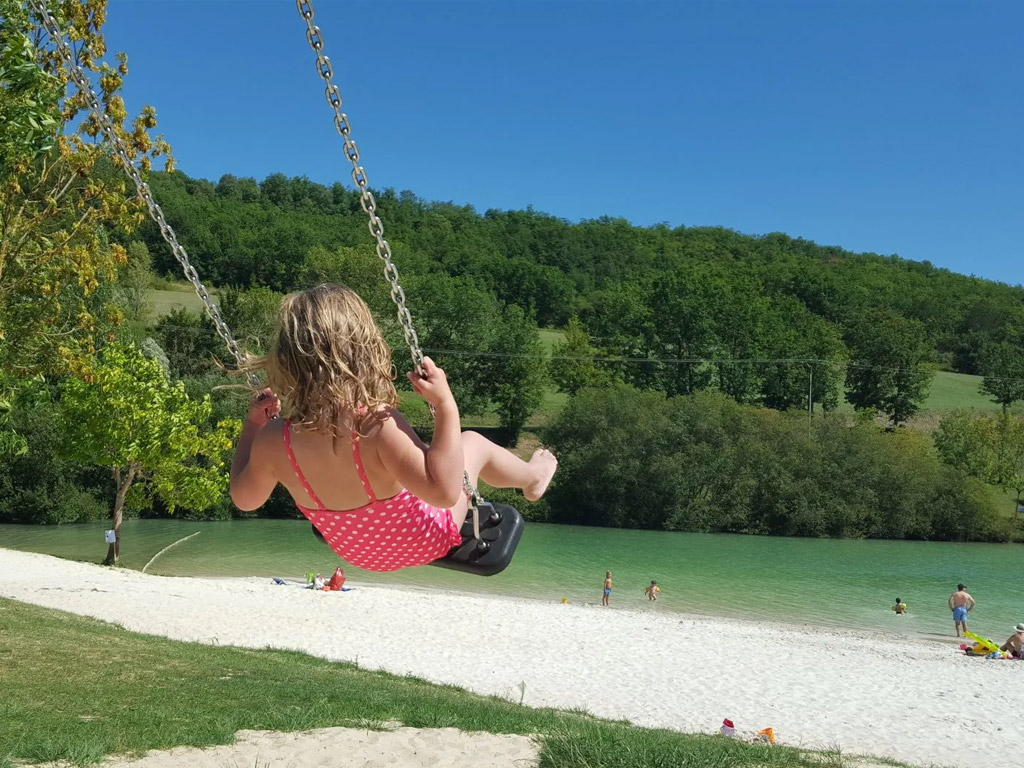 Camping Domaine Les Escaliers De La Combe 10