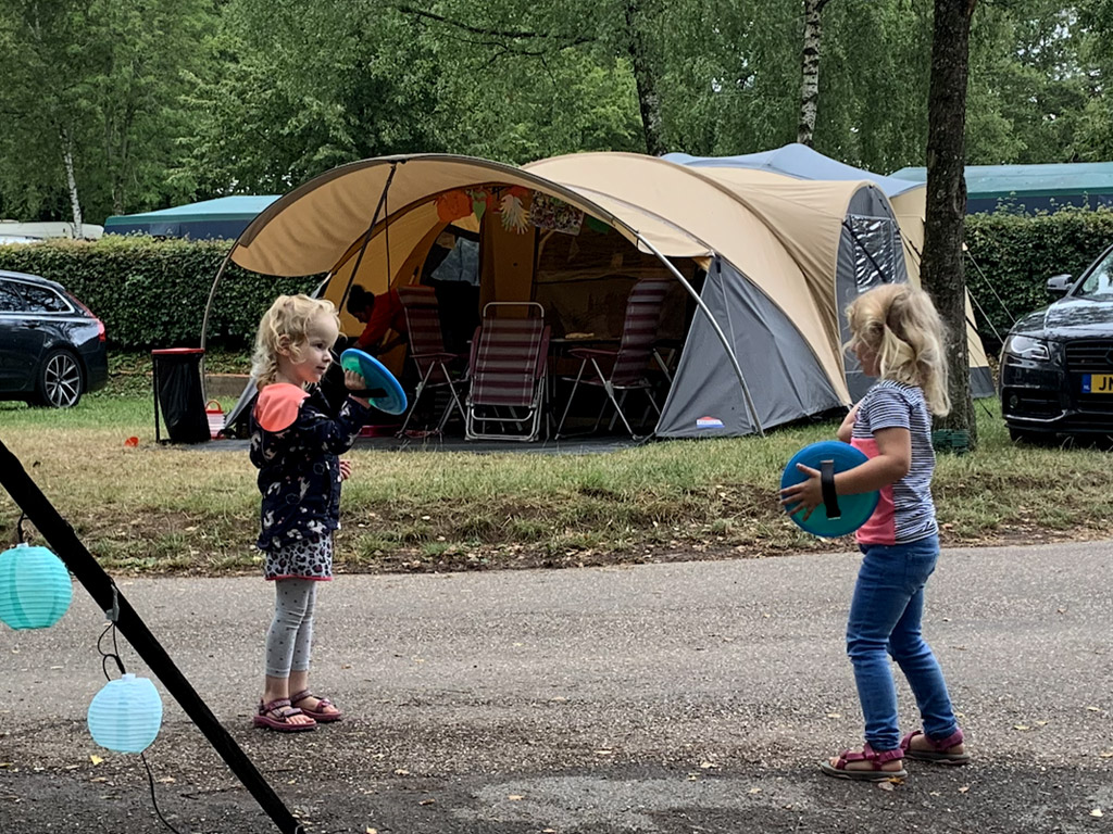 Verschiedene Arten von Anhängerzelten