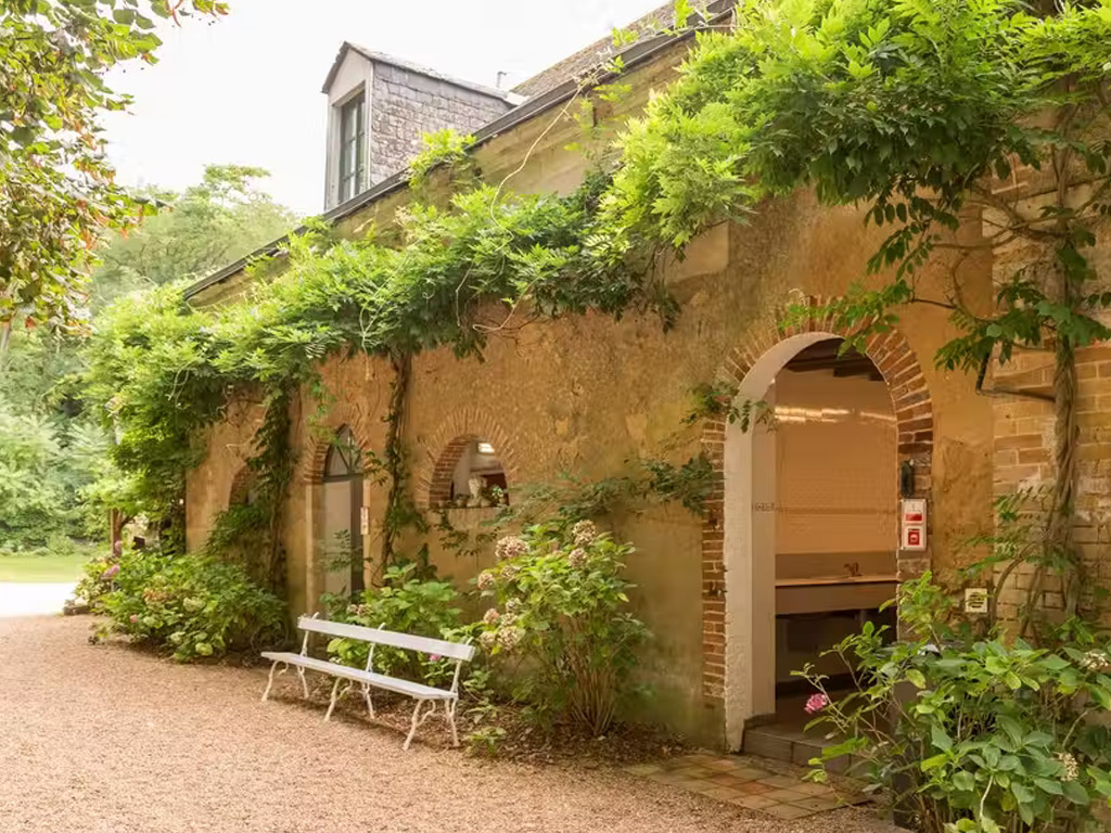 Camping Le Chateau De Chanteloup 6