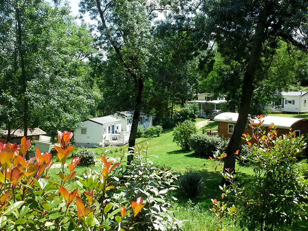 Ein kleiner Nackt-Campingplatz in Südfrankreich
