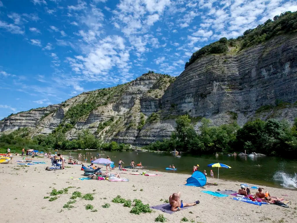 Campingplatz in der Ardèche mit Privatstrand