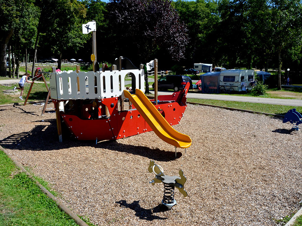 Camping Du Bois Du Reveuge 12