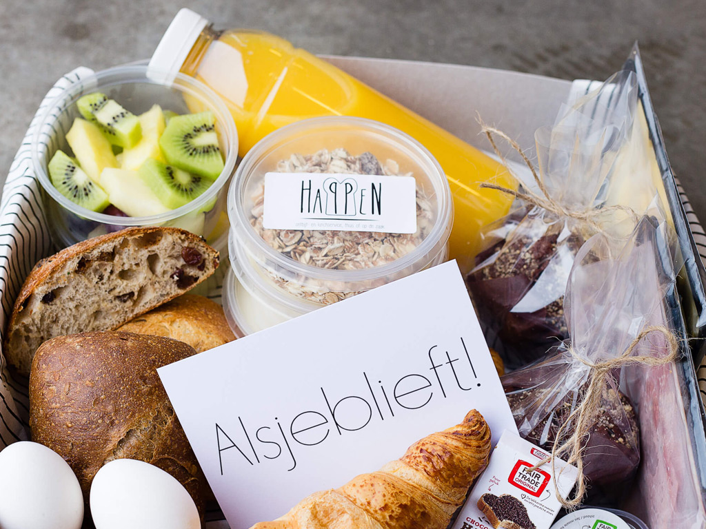 Bestellung eines Frühstückspakets bei einer Bäckerei