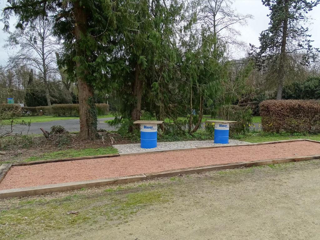 Camping De Bourges 8