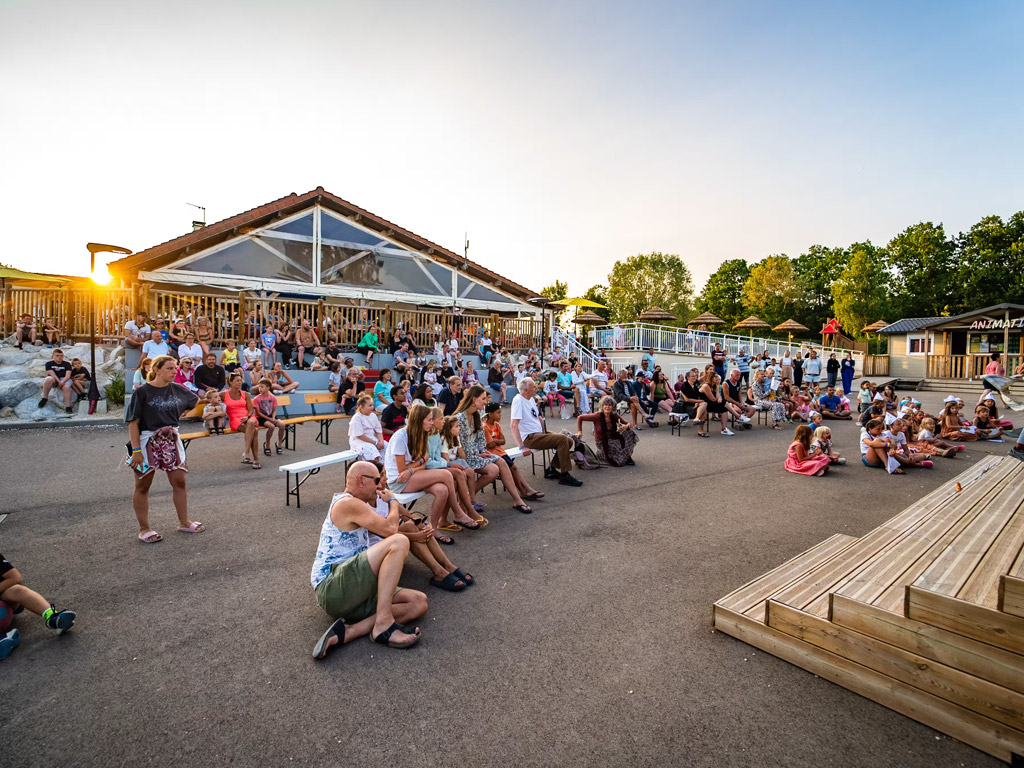 Camping Le Lac D Orient 11