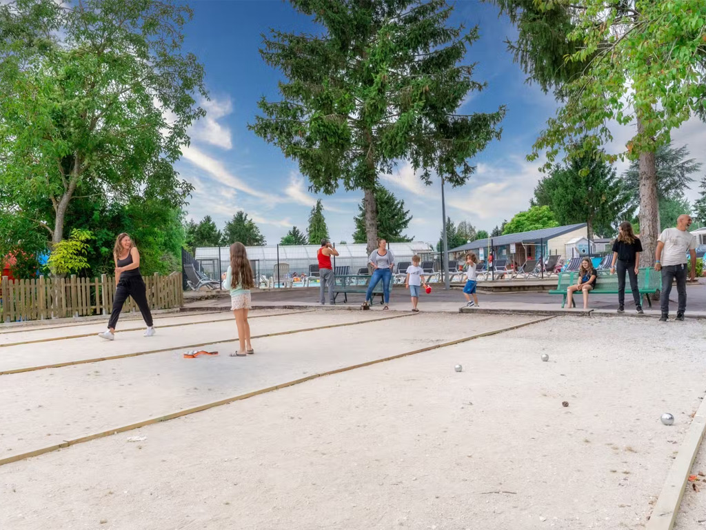 Capfun Camping Le Village Parisien 4