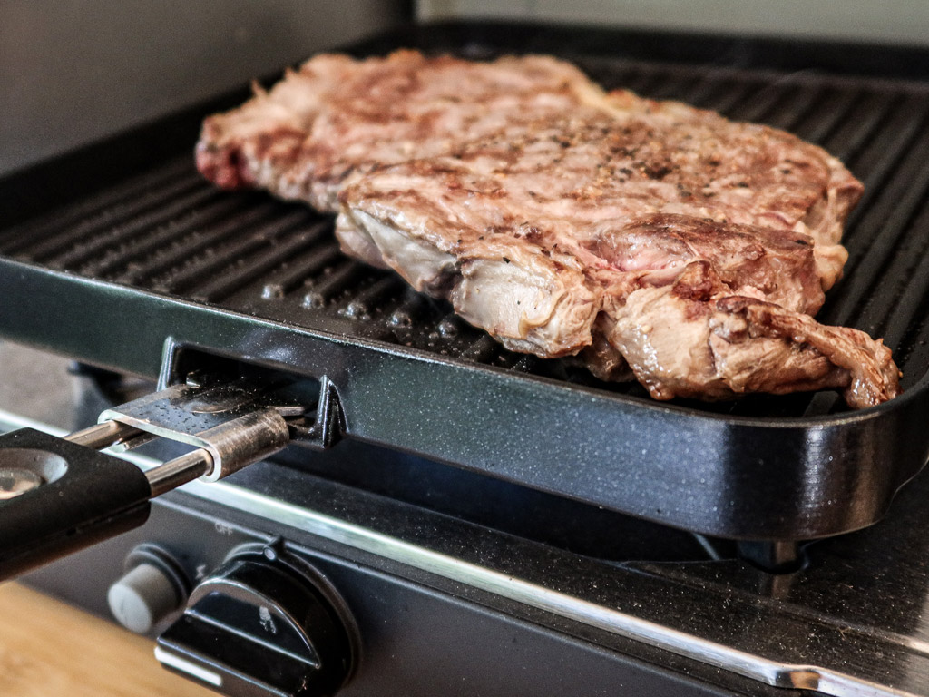 Die Grillplatte des Cadac 2 Cook 3 Pro Deluxe