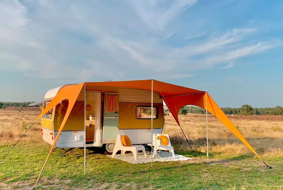 Das Vorzelt im Retro-Look von Caravanity und Campooz