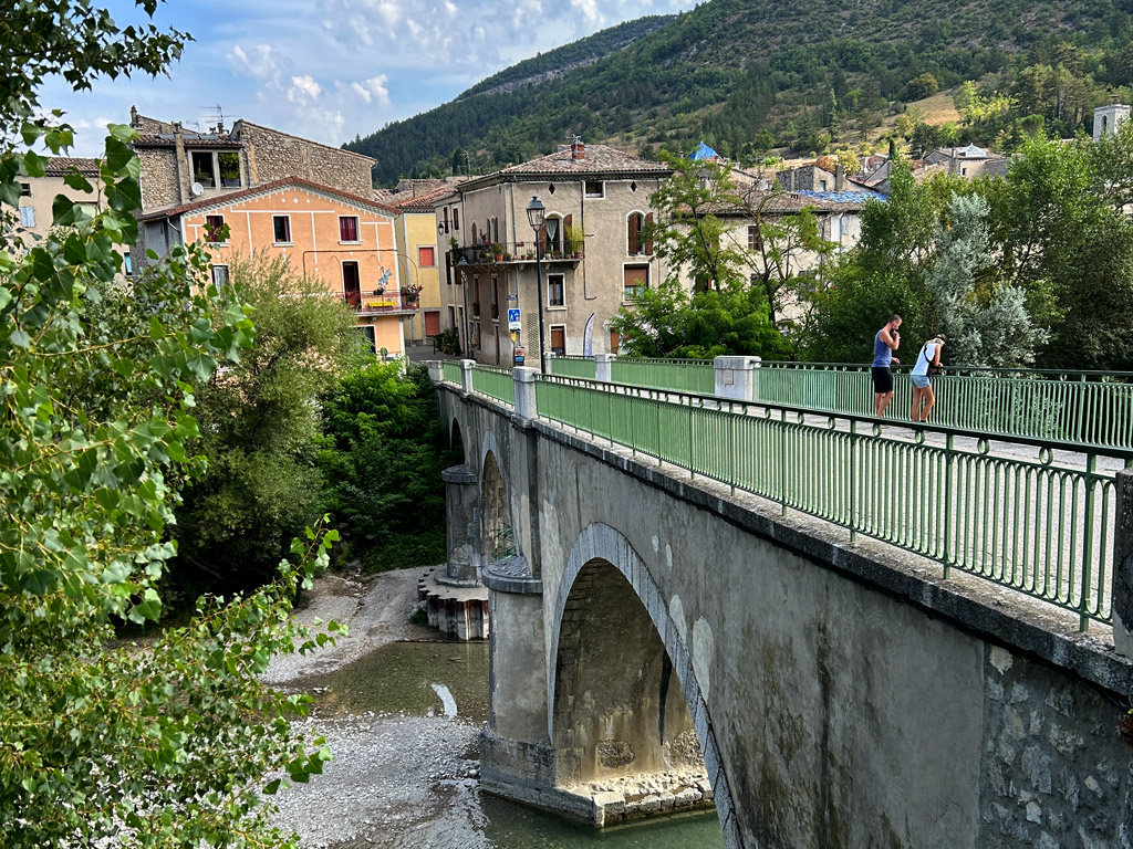 Von schönen Campingplätzen in Frankreich aus besuchen wir malerische Dörfer