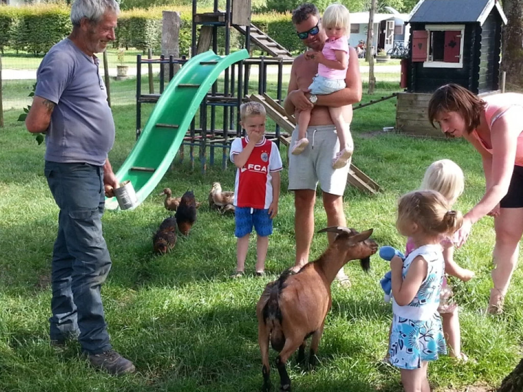 Camping Aux Rives Du Soleil 4