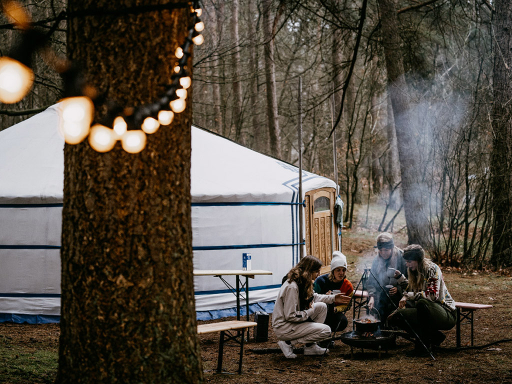 Camping in einer traditionellen mongolischen Jurte