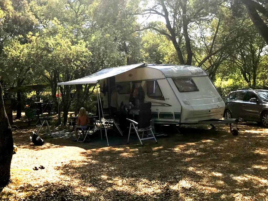 Mit einem Wohnwagen in den Urlaub fahren