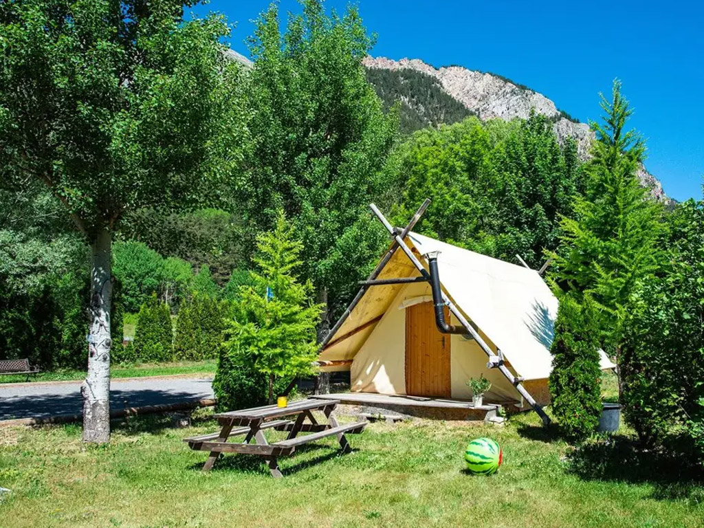 3-Sterne-Wintercampingplatz in den Südalpen