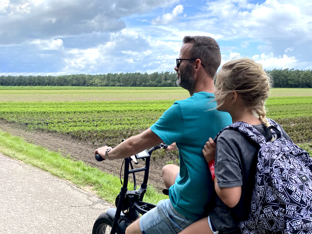 Ausflüge beim Camping mit Freunden