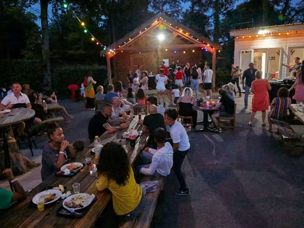 Camping Le Parc De Roches 4