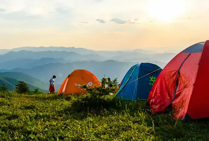 Camping in den Schweizer Alpen